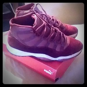 Jordan 11s high top (red velvet)